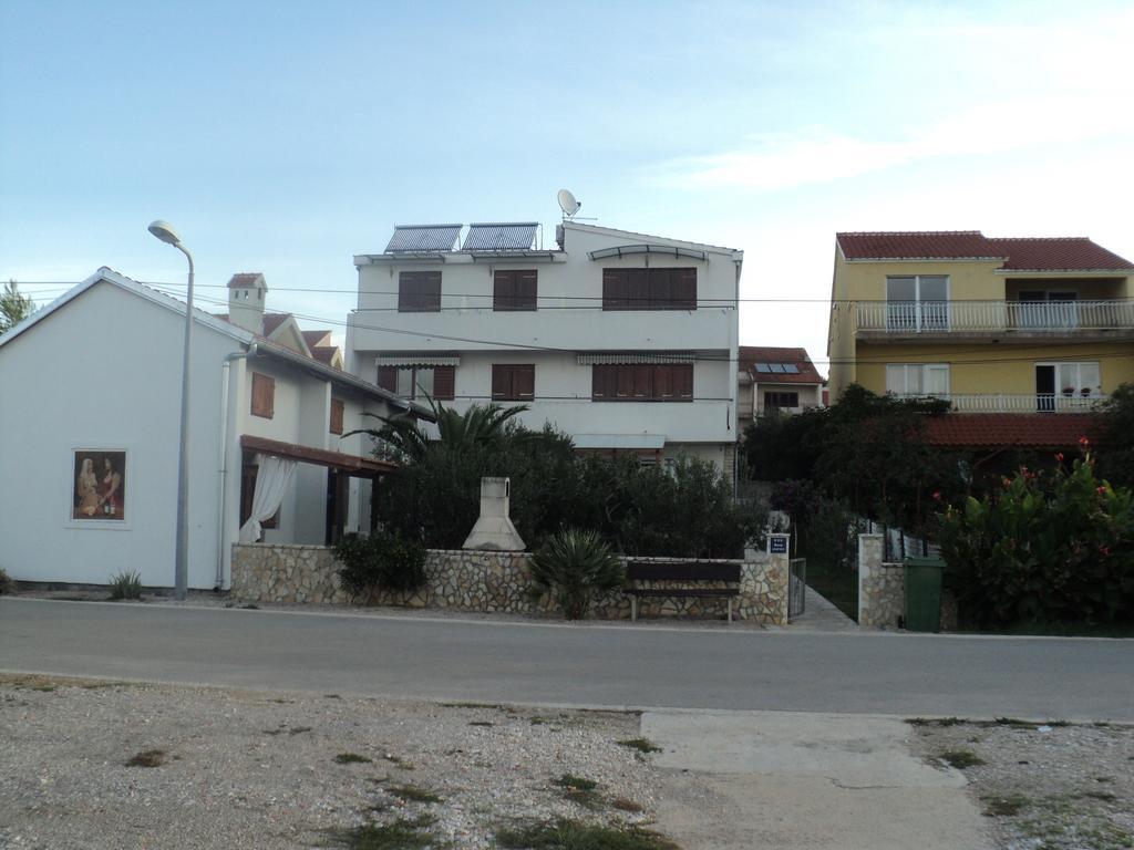 Apartments Jaram Brodarica  Rum bild